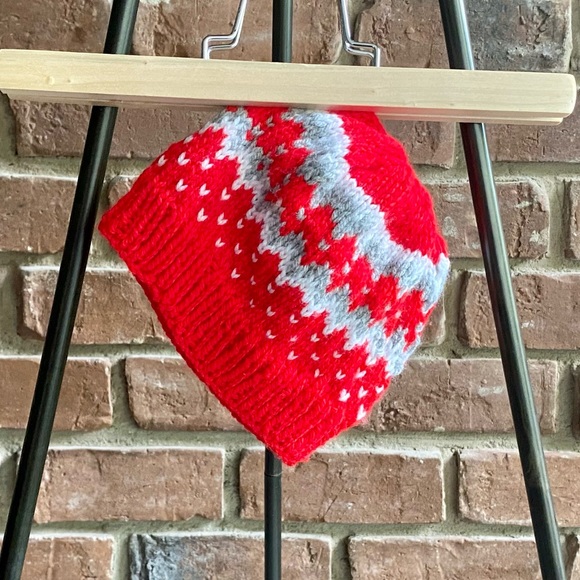6-12M Red Knitted Toque - Picture 4 of 4